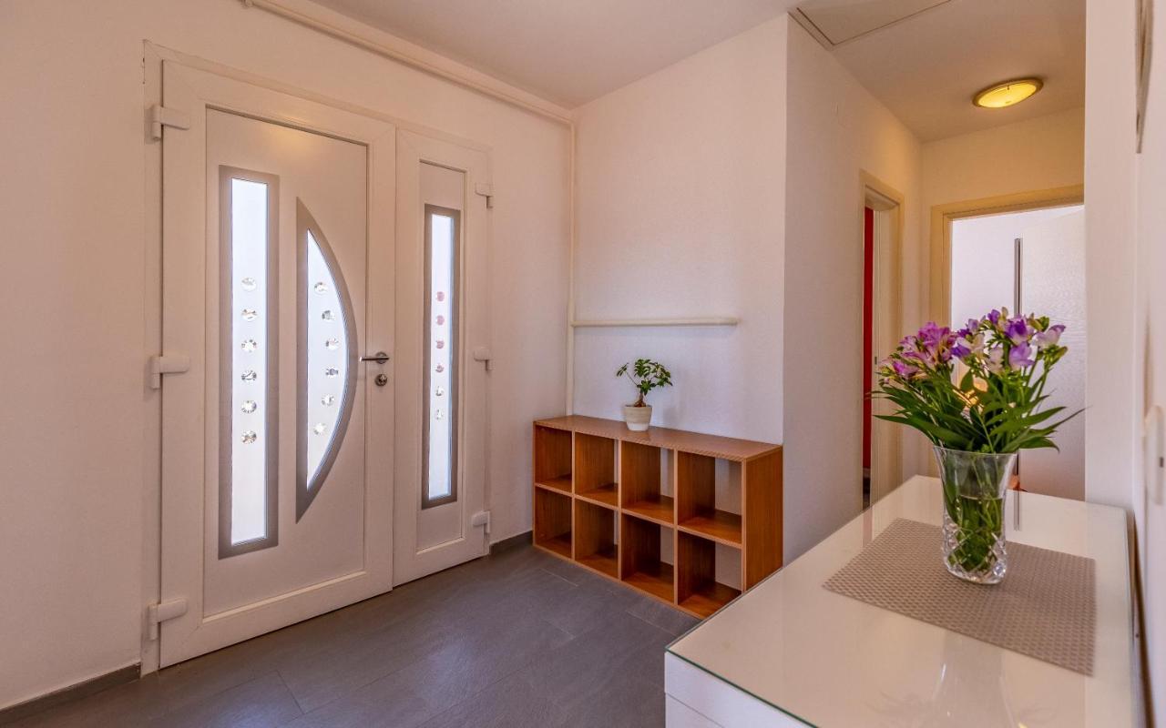 Apartment Green Pula, Family Friendly, Comfortable, Free Parking And Wifi Exterior photo
